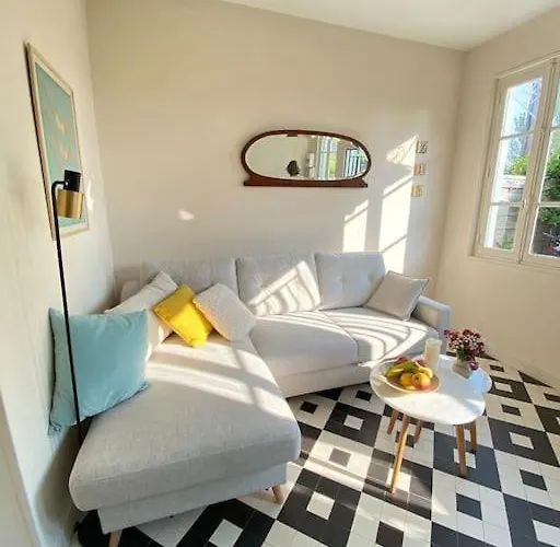 Charmante Maisonnette Proche Et Commerces *