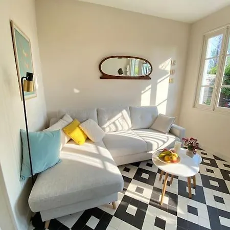 Charmante Maisonnette Proche Et Commerces *